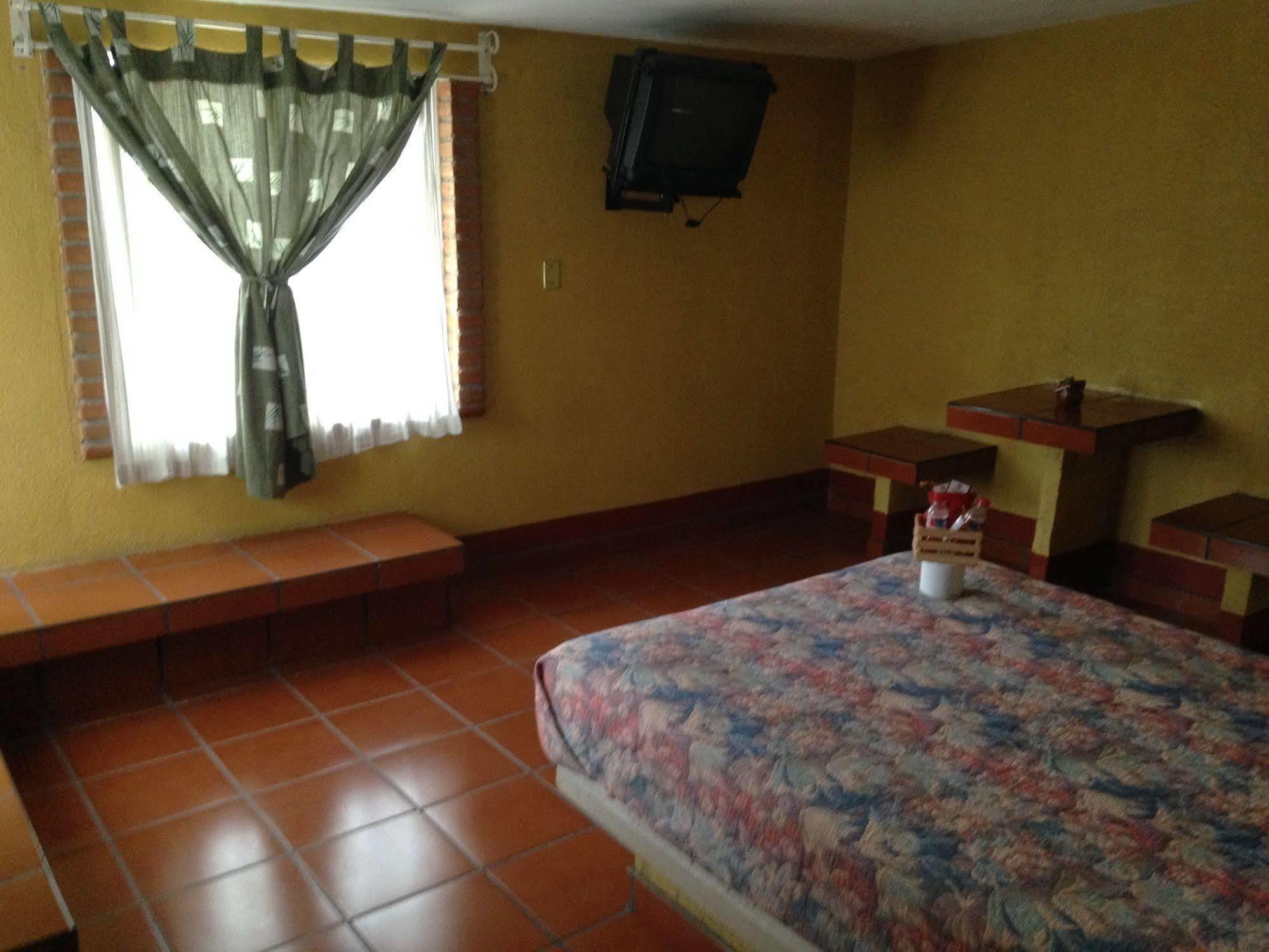 Ayenda Meson Del Rio Hotel Tepotzotlan Luaran gambar