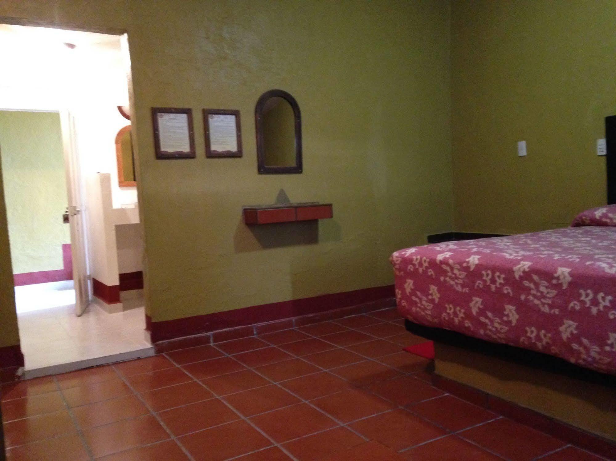 Ayenda Meson Del Rio Hotel Tepotzotlan Luaran gambar